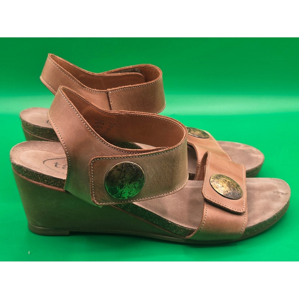 Taos Carousel 3 Tan Leather Wedge Sandals Medallion Strappy EU 40 US 9-9.5
